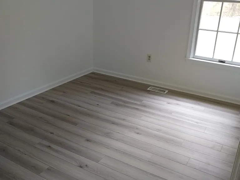 23535 Kingston Ln — Photo 5
