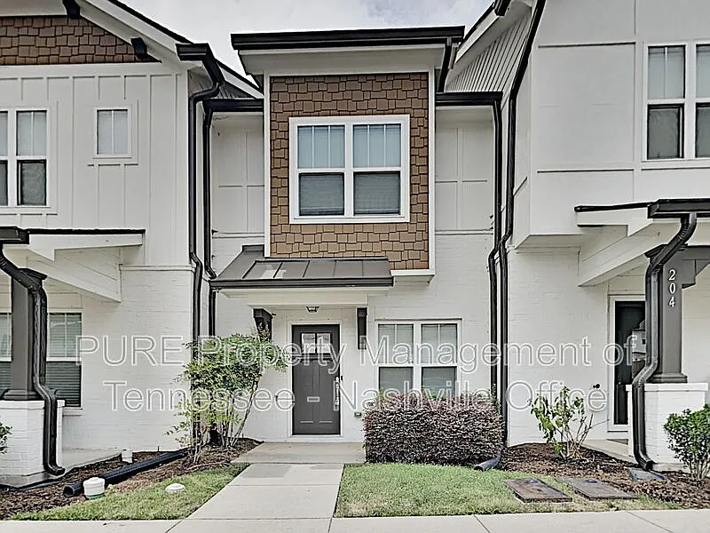202 W Mill Dr