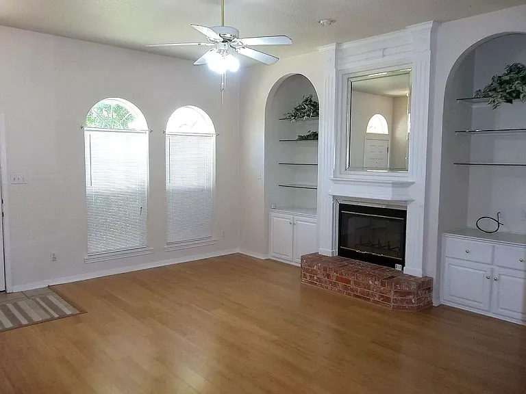 2703 Kinney Dr — Photo 4