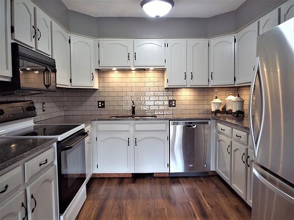 4th image of 43 Lakeshore Ct