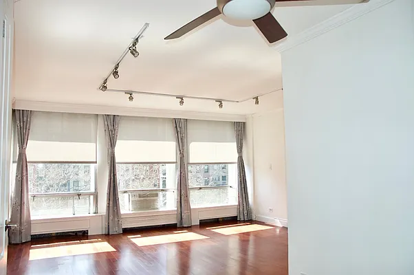 Rented by City Connections Realty | media 2