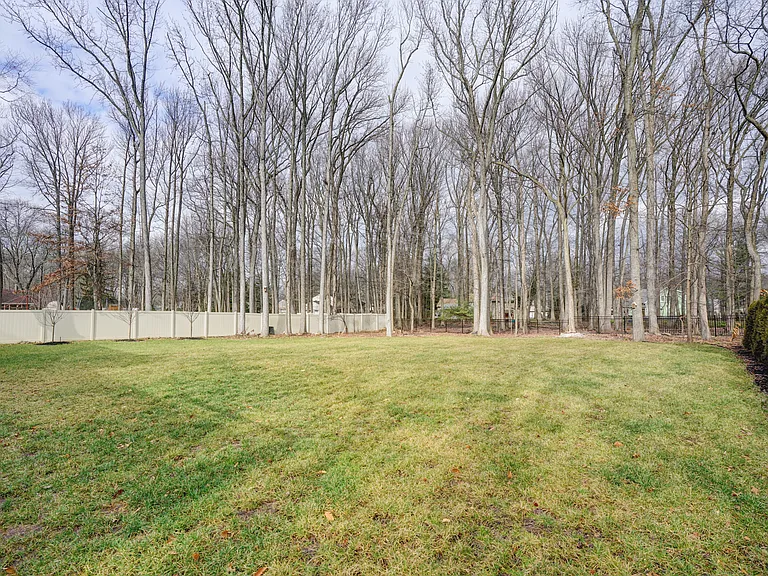 81 George Ave — Photo 5