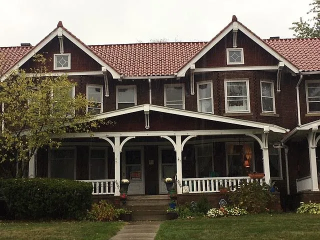 15522 Clifton Blvd.