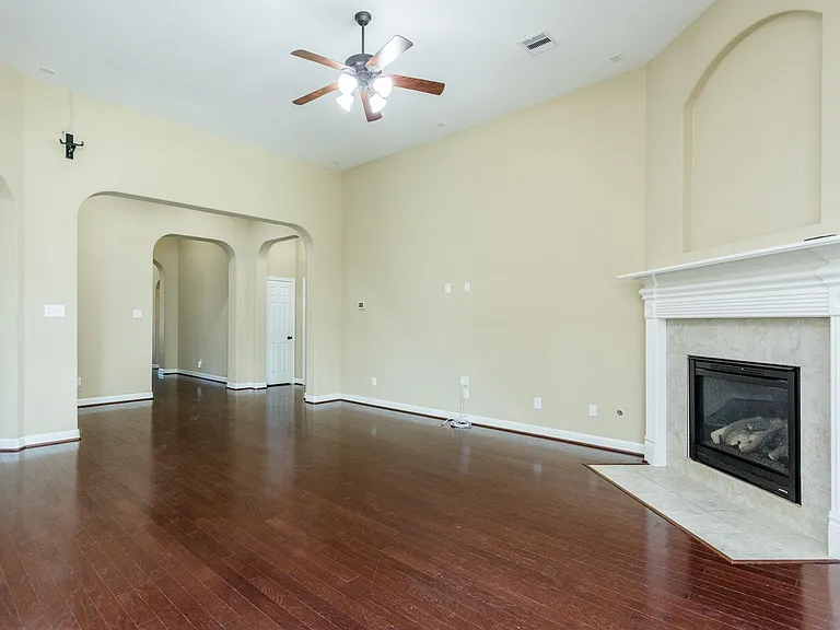 7810 Deep Green Dr — Photo 9