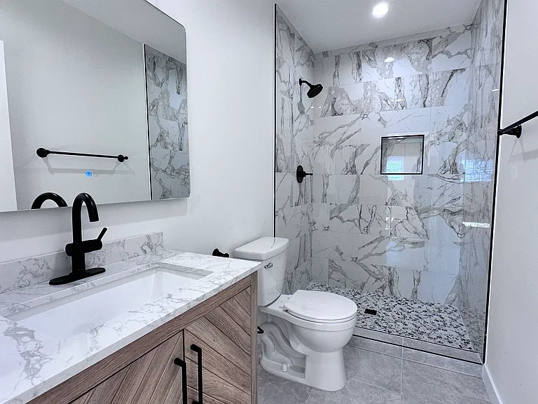 8604 Saloma Ave — Photo 11