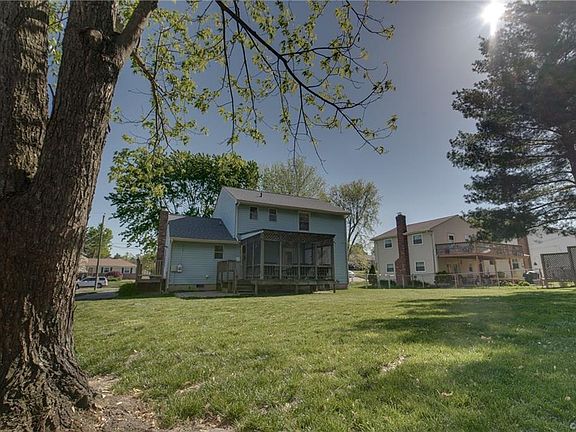 4th image of 8704 Lakefront Dr