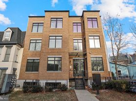 1220 Potomac Ave SE, Washington, DC