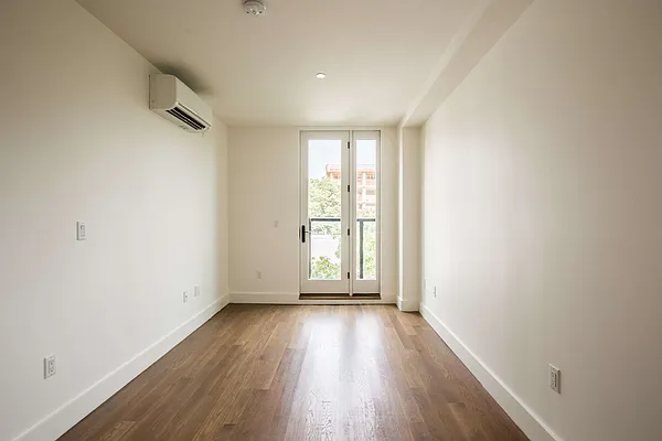 Rented by Nooklyn NYC LLC | media 22