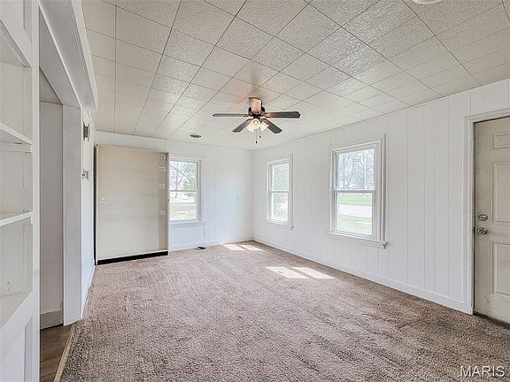 3rd image of 307 W Eldon St