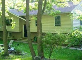 5 Summit Ave, Ringwood, NJ 07456