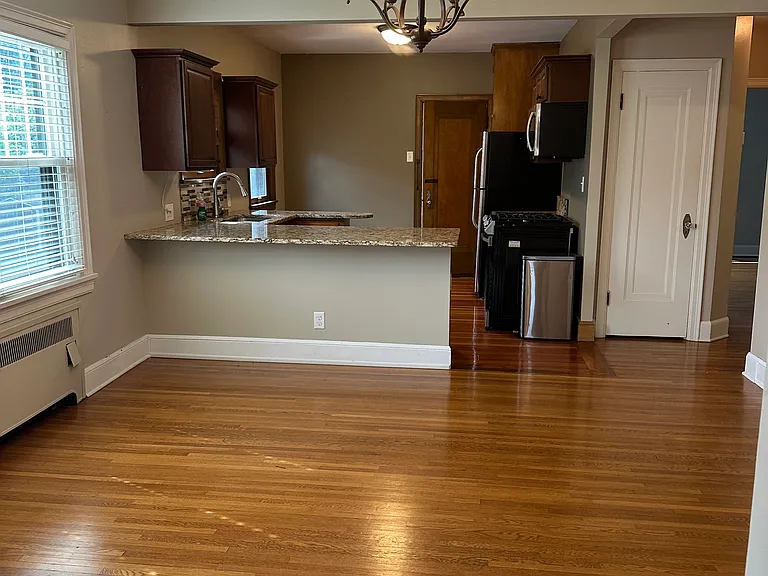 215 W Minnehaha Pkwy #2 — Photo 9