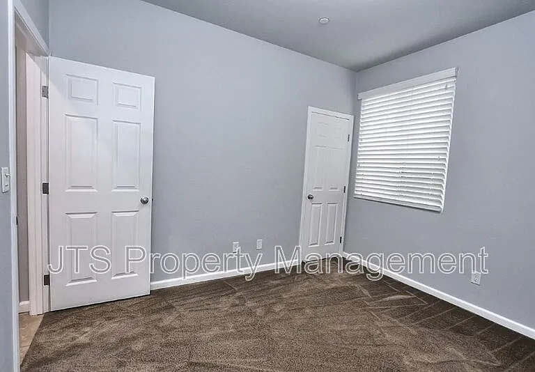4086 Pinoche Peak Way — Photo 23