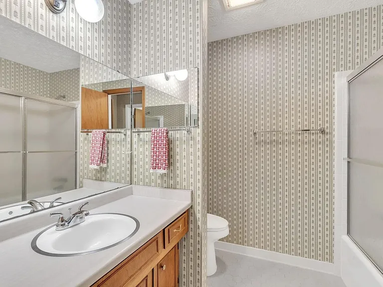 106 Chestnut Dr — Photo 15