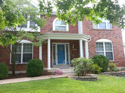 9135 Meadowglen Ln, Saint Louis, MO, 63126