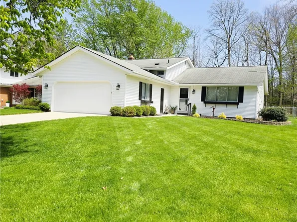 17016 Lanier Ave, Strongsville, OH 44136