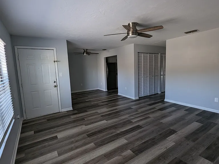 3924 SW 26th Dr #6 — Photo 3