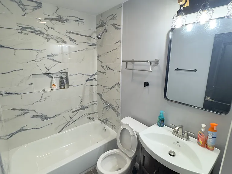 817 N Monroe St #1 — Photo 5