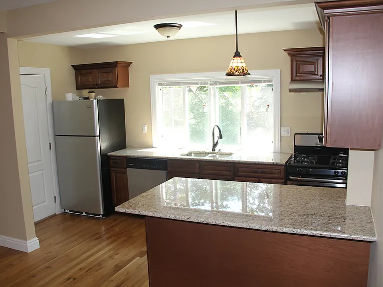 5836 Beacon St — Photo 3