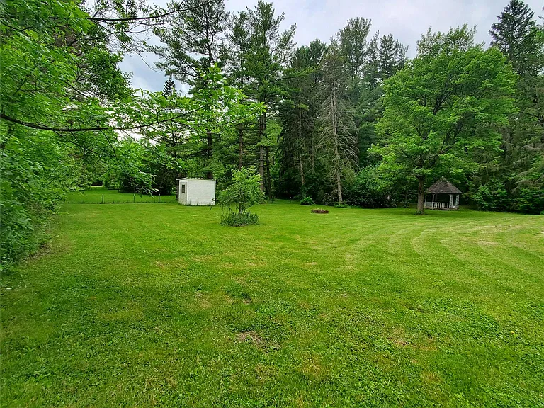 249 W Buell Rd E — Photo 2
