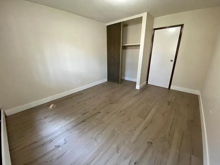 254 Beach Ave — Photo 16