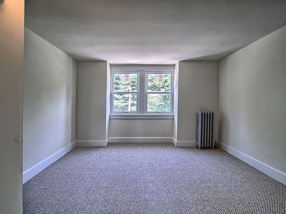 3rd image of 2031 Whitehall St