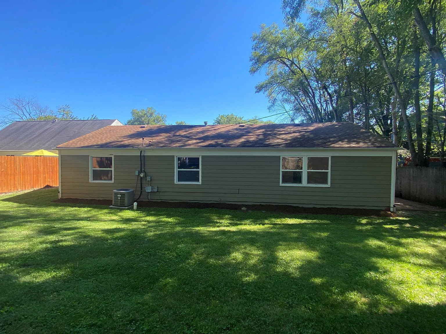 3 bed, 1372 sqft, $2,500 — Photo 3