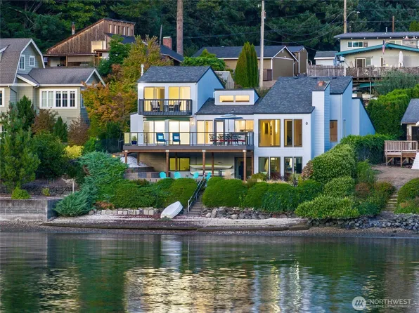 4610 Marine View Place, Bremerton, WA 98312