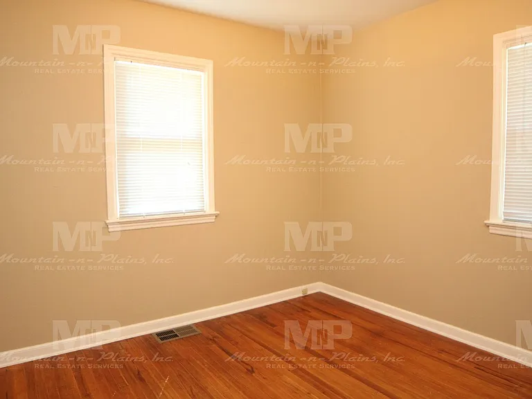 230 N Whitcomb St — Photo 10