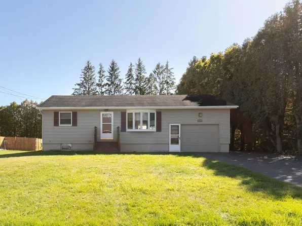 6302 Jane Ln, Cicero, NY 13039