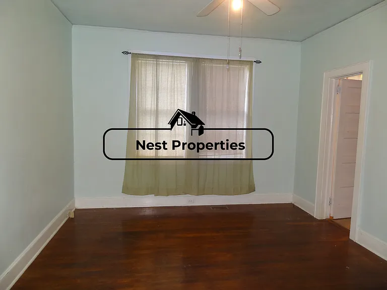 300 S Harden St — Photo 2
