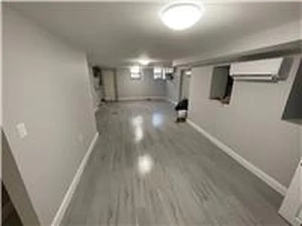 2243 Bathgate Avenue image 18 of 24