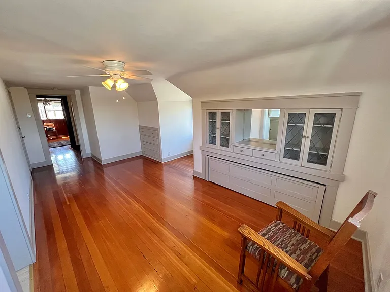 Historic Bluff Park 1BD Retreat | Top Floor Vintage Gem — Photo 7