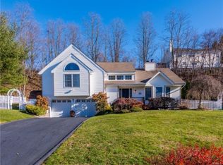 6 Perry St, Cortlandt Manor, NY 10567
