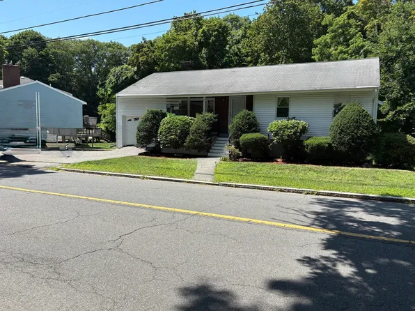 408 Swains Pond Ave, Melrose, MA 02176
