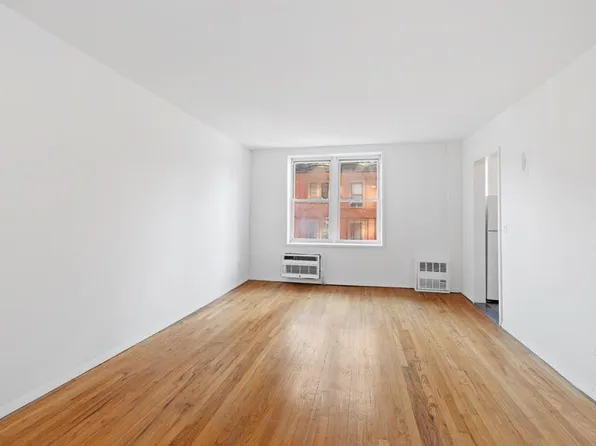 1624 2nd Avenue image 1 of 4