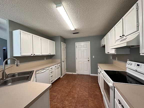 4th image of 9007 Bridgecreek Dr