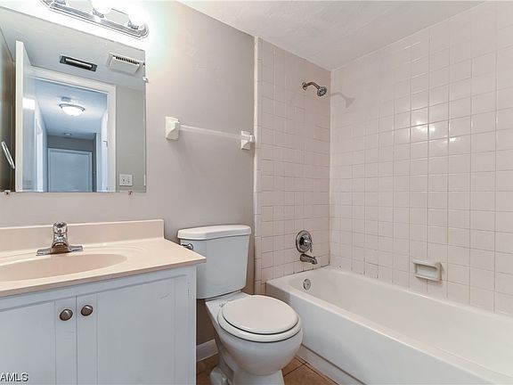 2nd image of 135 SE 24th St