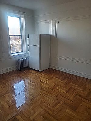2nd image of 458 52nd St #D3