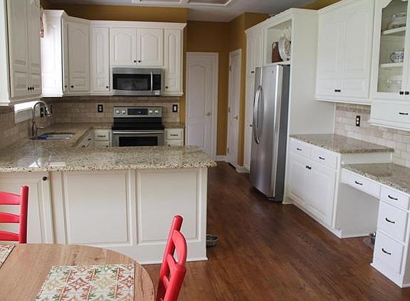 4th image of 715 Cottonwood Dr