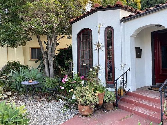 3rd image of 799 Orizaba Ave