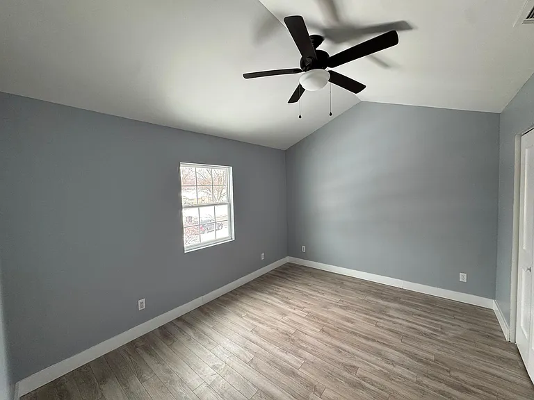 416 E Chippewa Ave — Photo 8