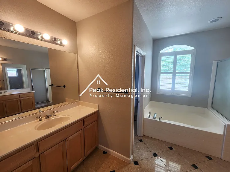 1119 Green Ridge Dr — Photo 24