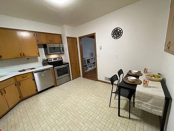5th image of 1515 Grenham Pl