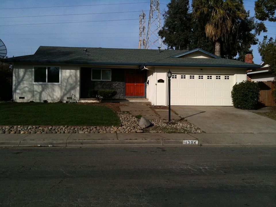 1st image of 1304 Putnam St