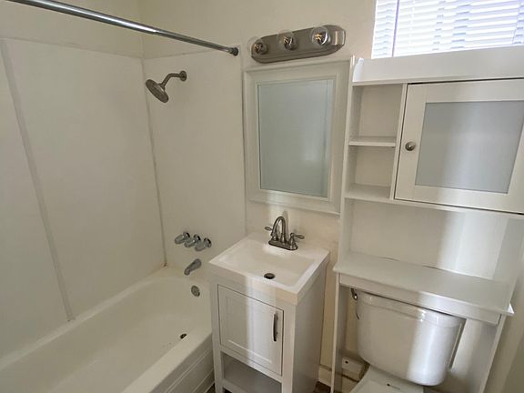 3rd image of 1322 W 227th St APT 4
