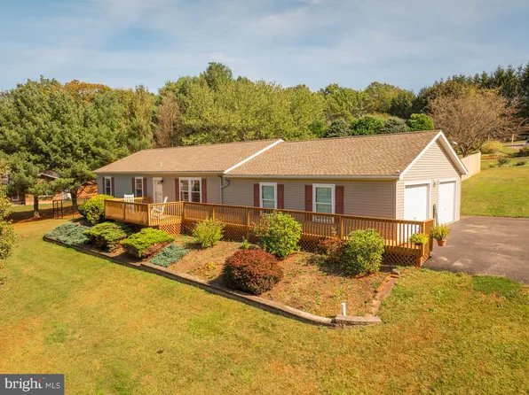 11 Sunset Dr, Oakland, MD 21550