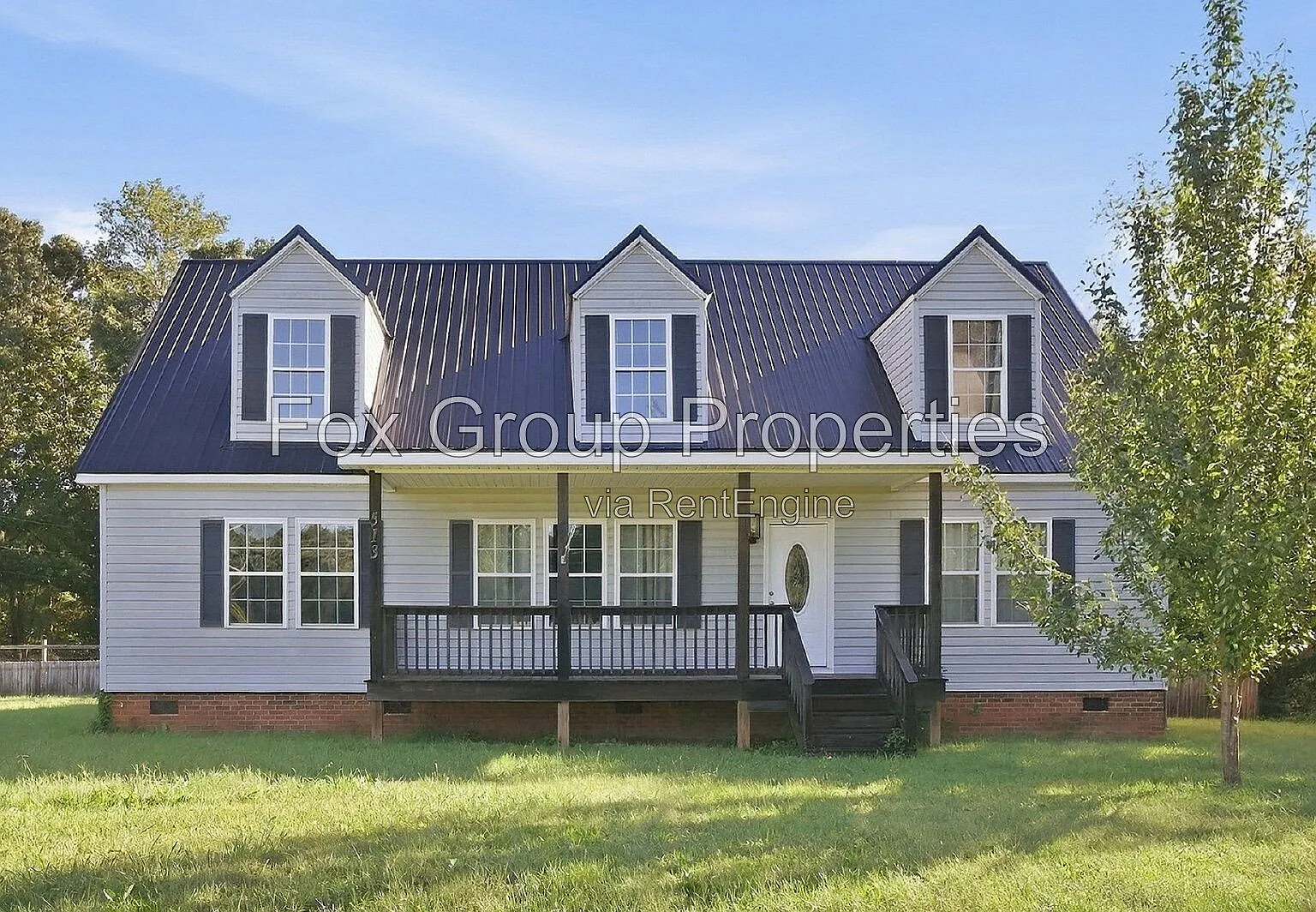 3 bed, 3.0 bath, 2422 sqft, $2,555 — Photo 1