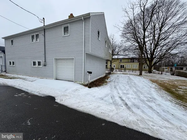 110 High St, Lock Haven, PA 17745