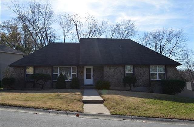 1st image of 5829 NW Aspen Ln