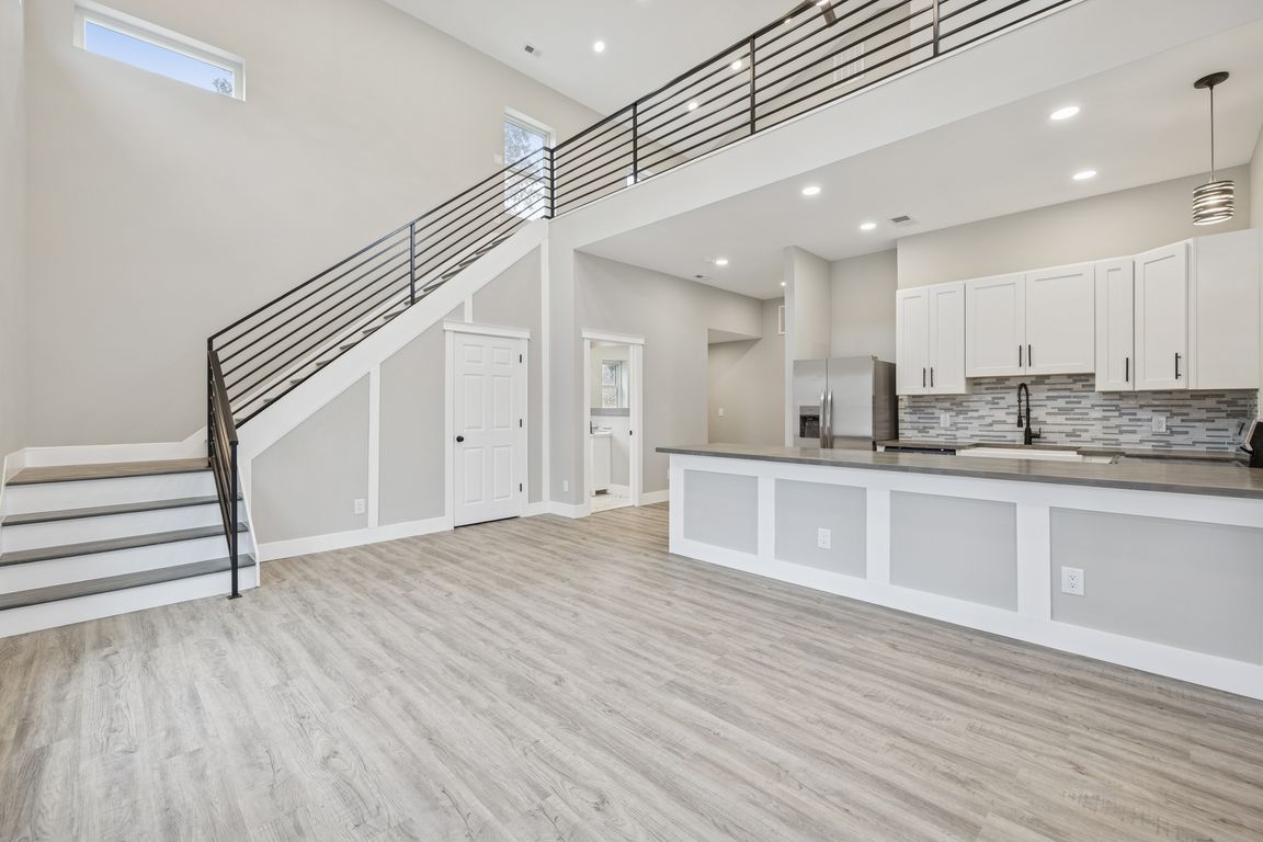 next background image